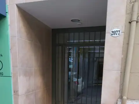 2 AMBIENTES A LA CALLE BALCON CORRIDO A 1 CUADRA DE FACULTAD DE MEDICINA