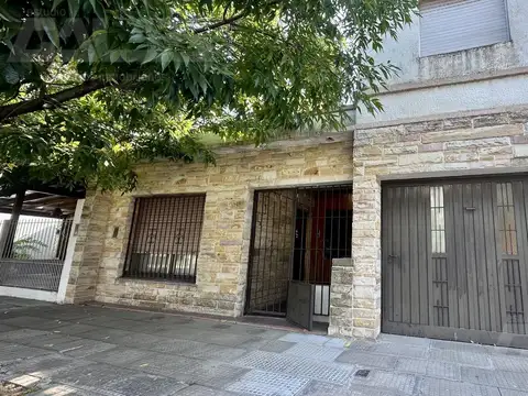CASA | 4 AMBIENTES | TERRAZA | A REFACCIONAR | COCHERA | CASTELAR SUR