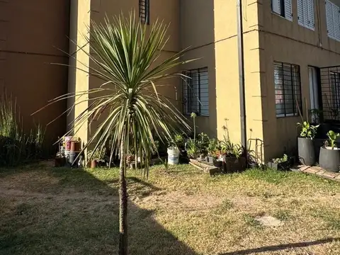 Casa sobre importante terreno próximo a RN9