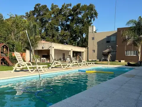 Casa en Venta con 2 cocheras