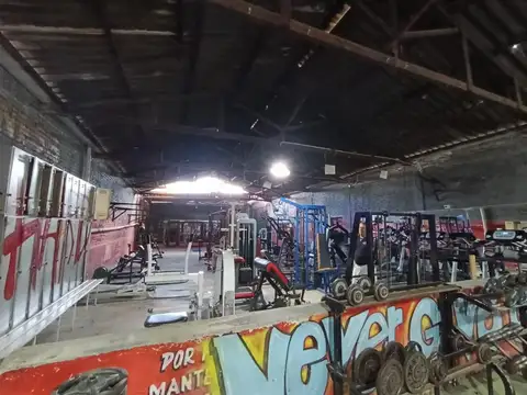 Exc Galpón 500 m2  vta c/local/oficina/4 baños Ohiggins 455