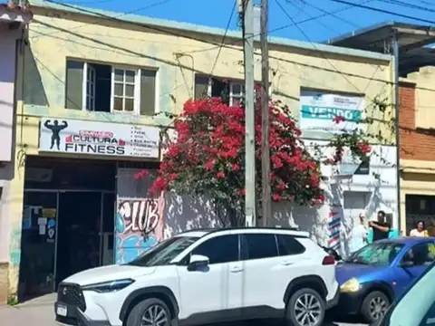 Exc Galpón 500 m2  vta c/local/oficina/4 baños Ohiggins 455