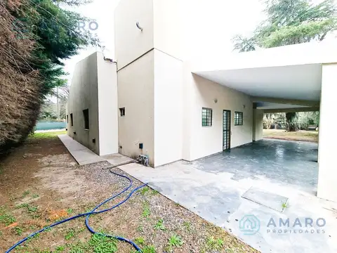Casa 4 ambientes con 2 baños