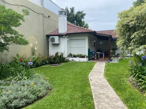 Casa 6 ambientes con 4 baños