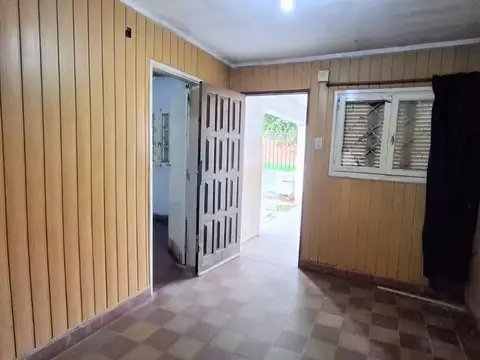 Casa 5 ambientes con 1 baño