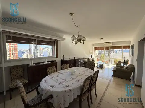 Excelente Piso de 4 Amb. Balcón terraza al frente, cochera y baulera. Muy luminoso!!