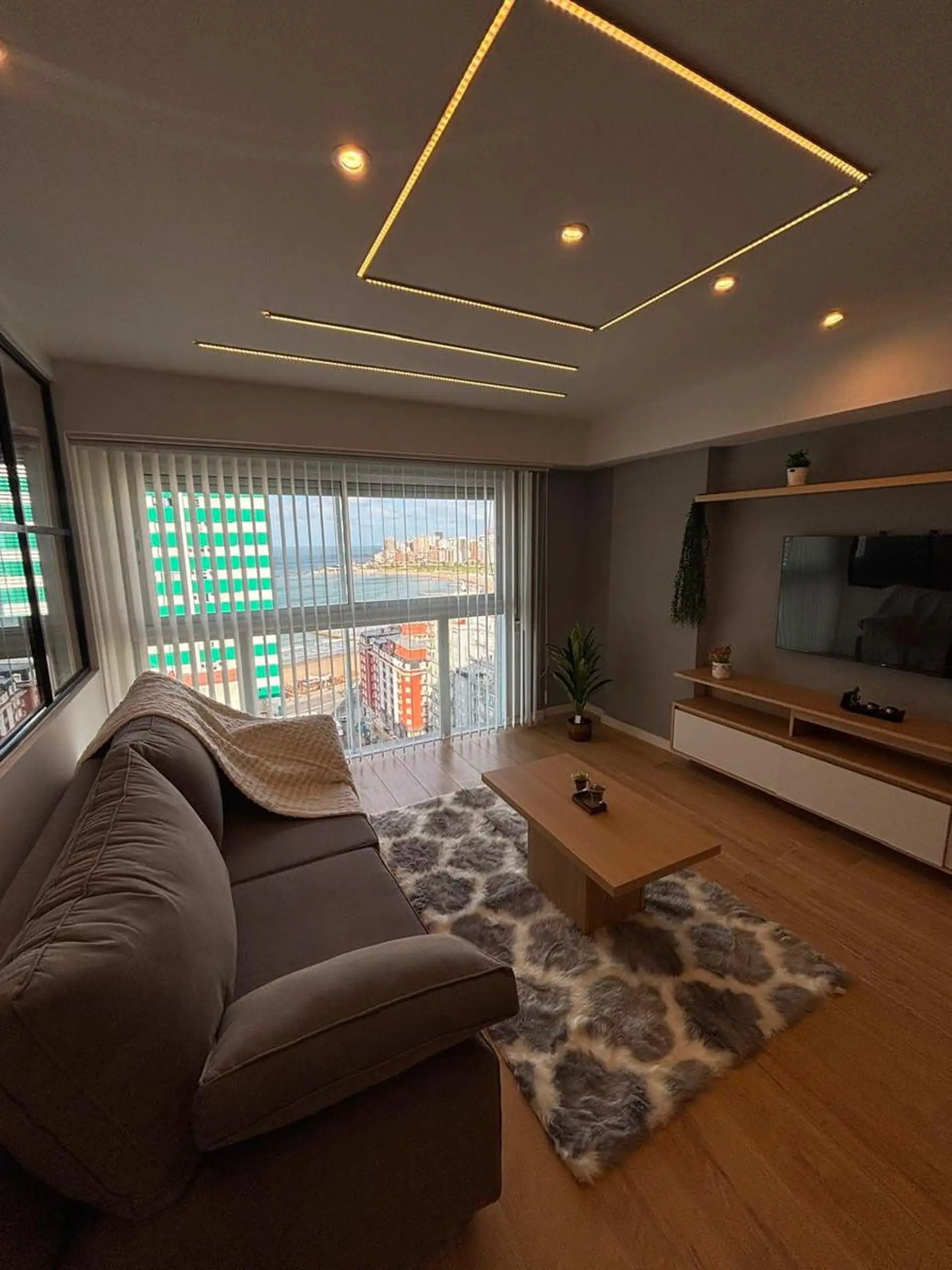 Venta de departamento - 3 ambientes - A la calle - vista al mar - Reciclado - Centro - Mar del Plata