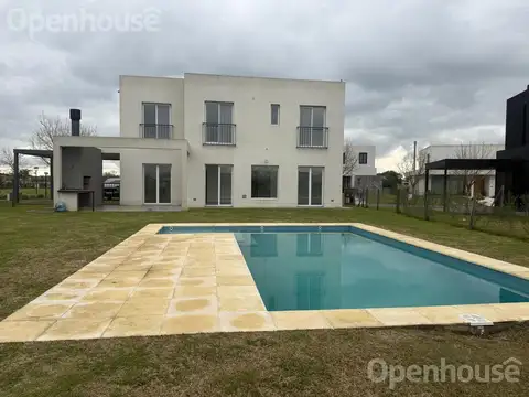 Venta Casa en  CANTON GOLF