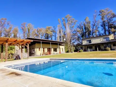  Venta  Casa Capilla del Señor Chacras del Molino