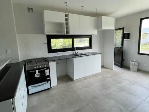 Casa en Venta en Pilar del Este - Santa Elena, USD 182.000