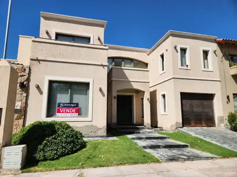 Casa en Venta B° Furlotti, Maipú