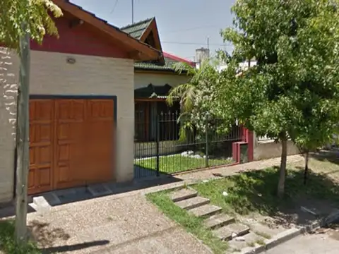 Venta casa cuatro ambientes Ezpeleta, Quilmes