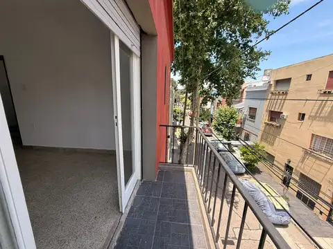 Depto Tipo Casa en Venta 50 años