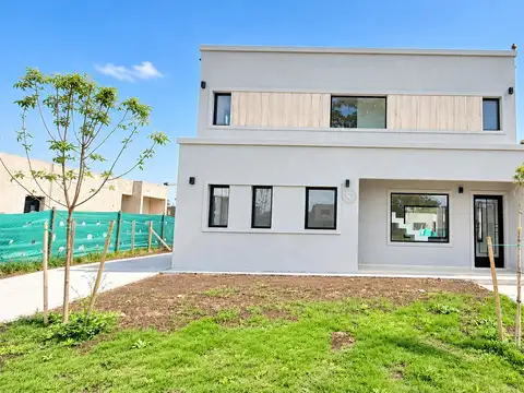 Casa  en Venta en Santa Sofía, Pilar del Este, Pilar