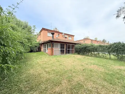 VENTA Casa 4 amb con jardin en Pilar