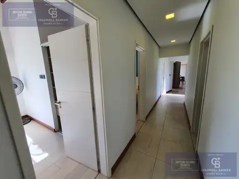 Casa en Venta con 4 cocheras