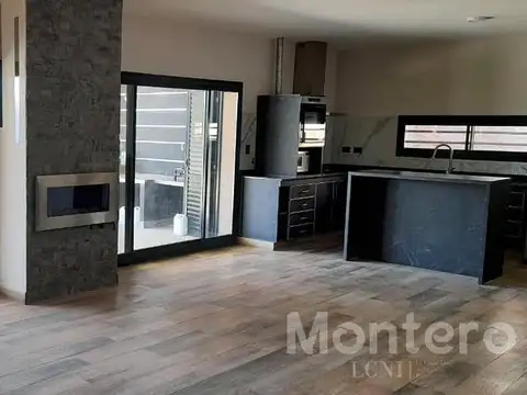 Casa en Venta en Suipacha, USD 259.000