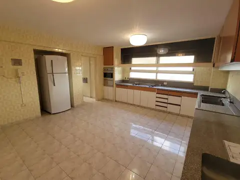 Departamento en Alquiler con 1 cocheras