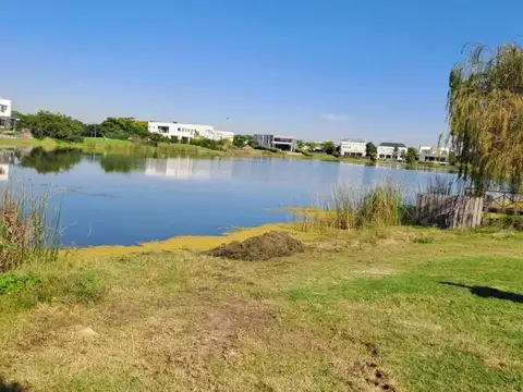 Terreno en Venta de 742,0 m2