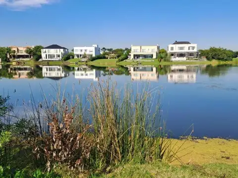 Terreno en Venta de 742,0 m2