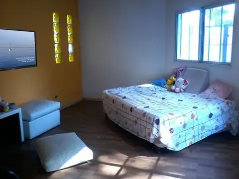 OPORTUNIDAD ++ICASAQUINTA 6 AMB. C/ PISCINA EN PARQUE LELOIR 220M2 -2 PTAS- 2CDRS DE MARTIN FIERRO 