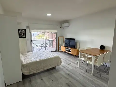 MONOAMBIENTE CON BALCÓN, 2 COCHERAS Y BAULERA