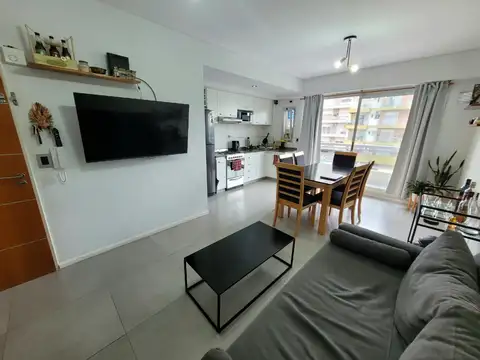 Departamento en Alquiler en Villa Ballester, $ 780.000