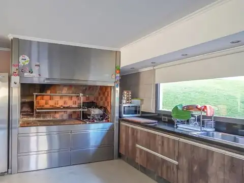 Casa en Venta en Tornquist, USD 650.000