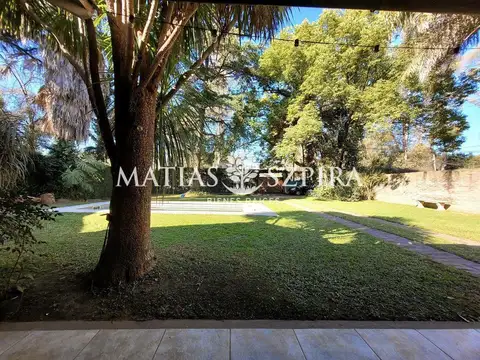 Casa en Venta con 3 cocheras