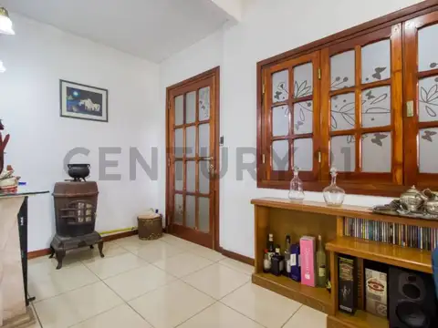 Casa en venta de 3 dormitorios La Plata