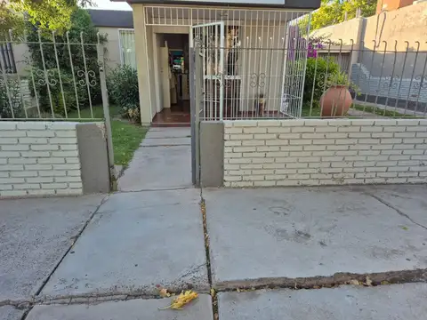 Venta de casa en 2do B° CEC  de San Martín, Mza