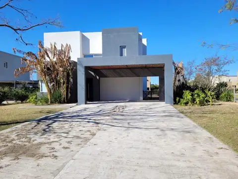 Casa en Alquiler Cantón Norte 