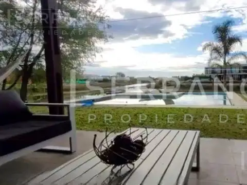Casa en Venta con 3 cocheras