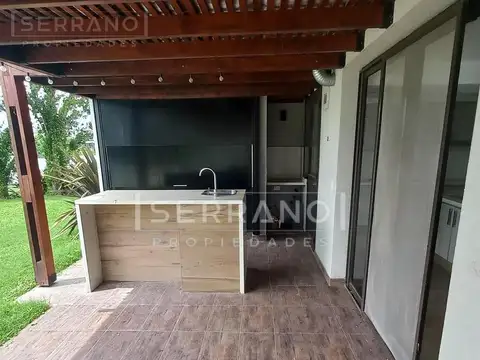 JHO. Venta Casa al agua  con Pileta Canton Norte, Escobar