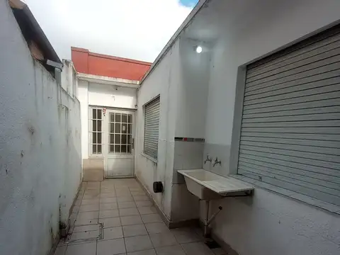VENTA CASA EN PH AL FONDO DE 2 AMBIENTES, CENTRICO