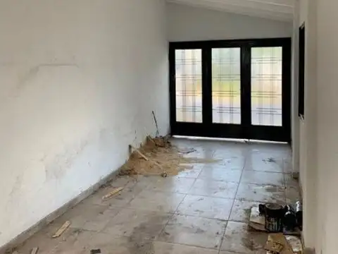 Departamento en Venta en Villa Luzuriaga, USD 165.000