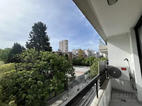 2 ambientes al frente con balcón en venta en Las Cañitas