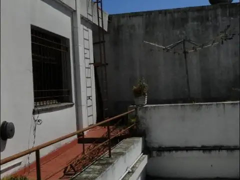 Casa en venta - 3 dormitorios 2 baños - 160 mts2 - Mercedes