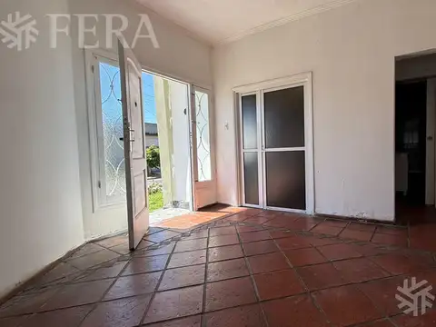 Casa 3 ambientes con 2 baños