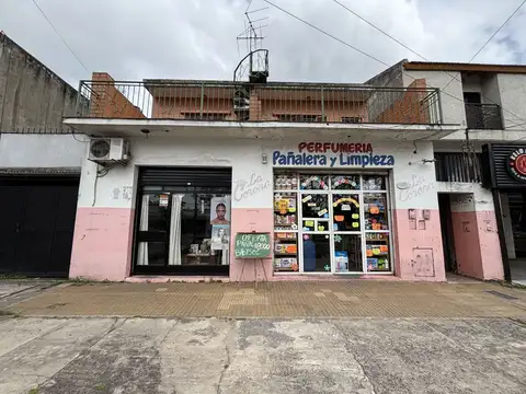 2 viviendas + 2 locales, gran oportunidad de inversión!