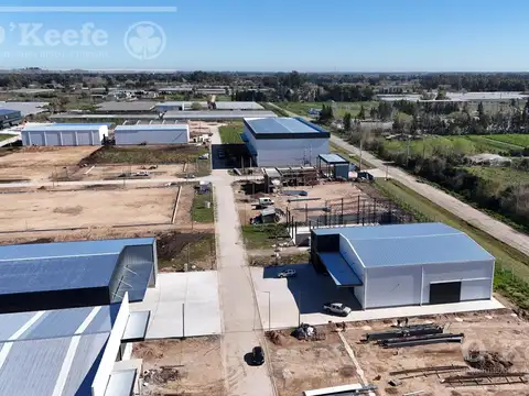 Galpón con oficinas a estrenar de 600 m2 en alquiler - Polo 520 La Plata