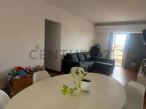 IMPORTANTE DEPARTAMENTO 4 AMBIENTES FLORES