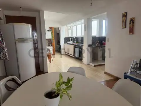 Departamento 4 ambientes con 2 baños