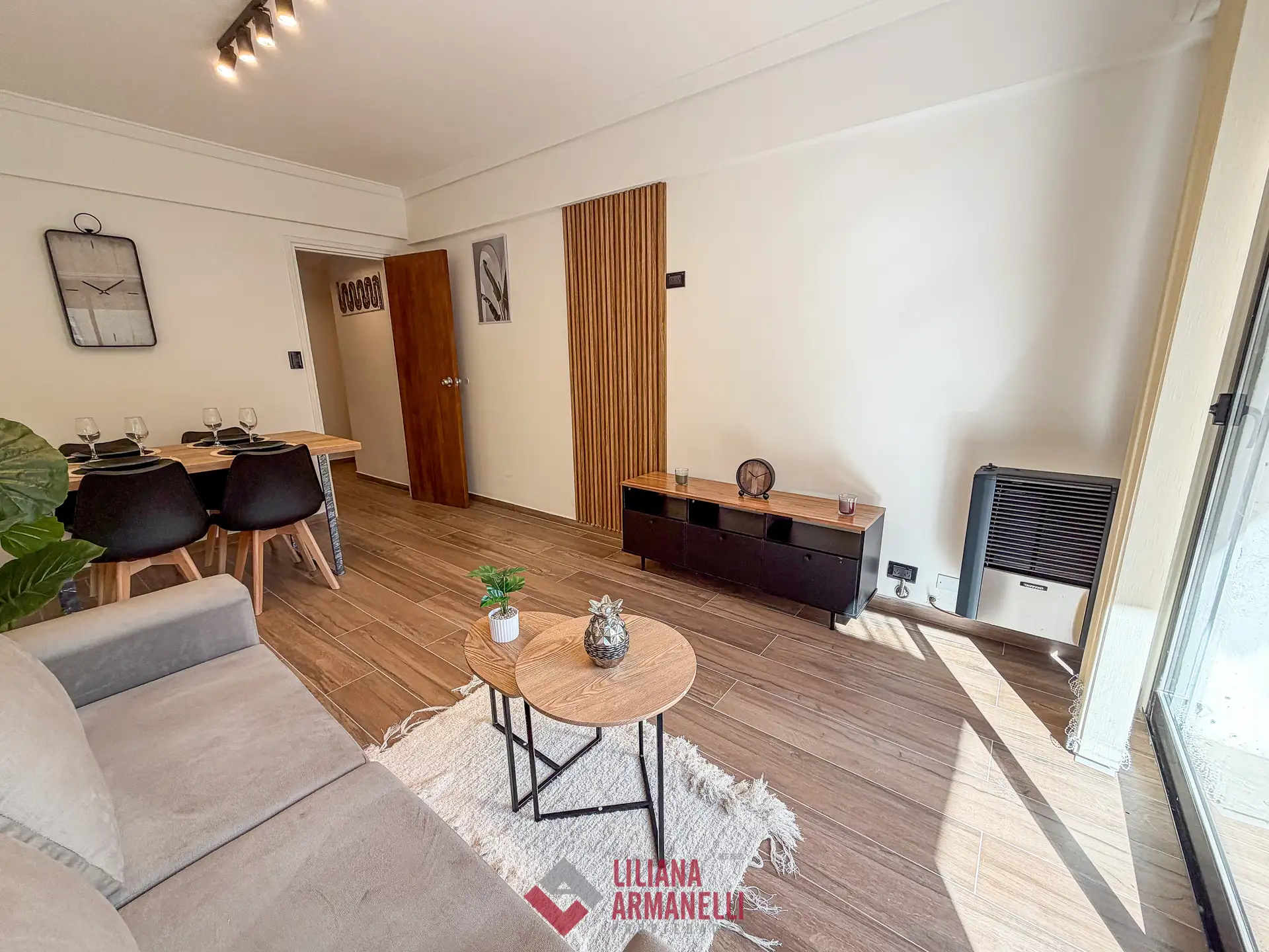 Depto 2 amb reciclado, 40m² con balcón — Centro