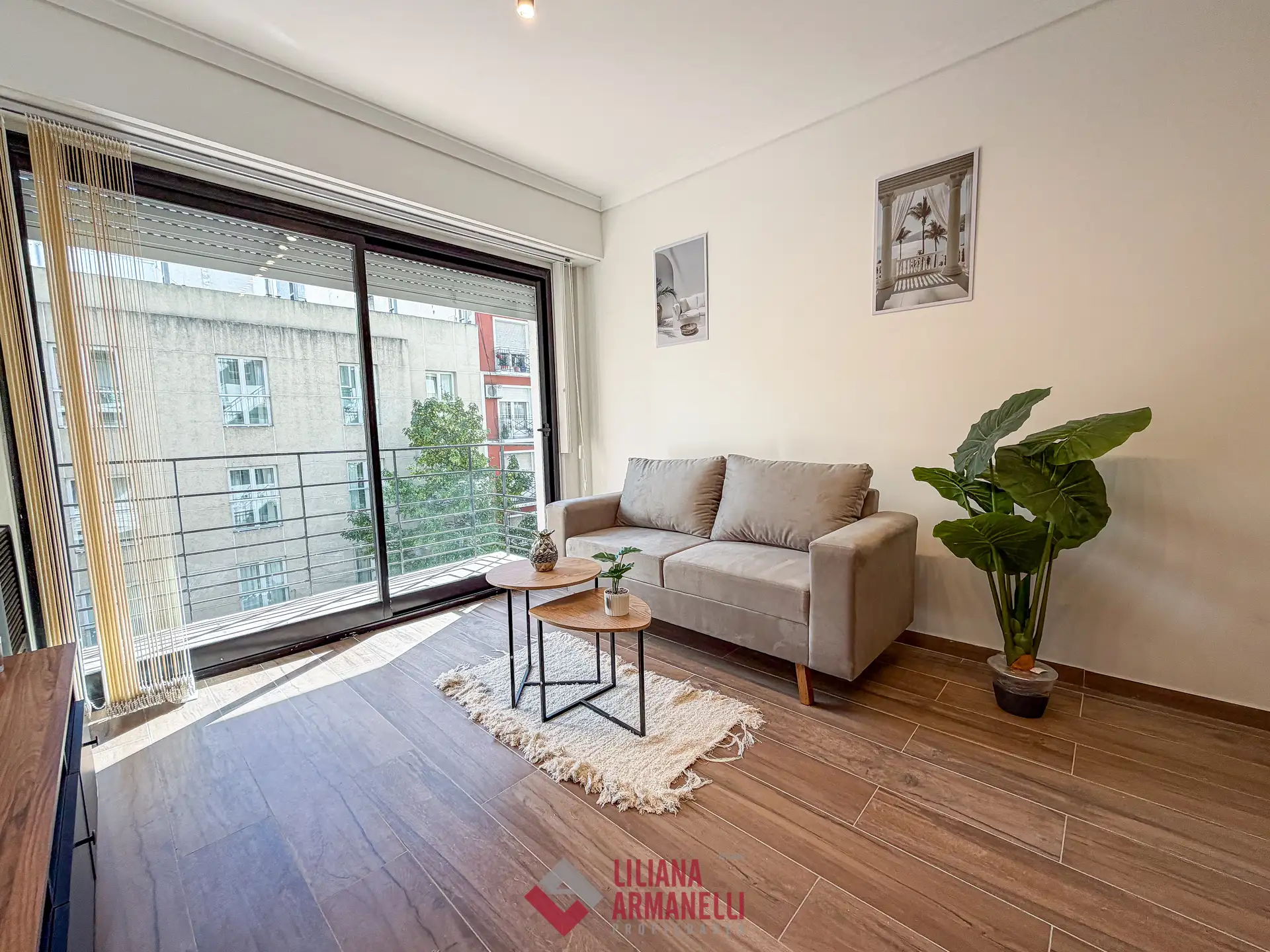 Depto 2 amb reciclado, 40m² con balcón — Centro