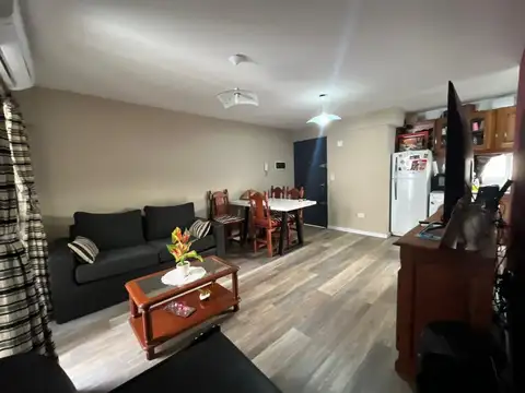 DEPARTAMENTO VENTA DOS AMBIENTES Y COCHERA MORON