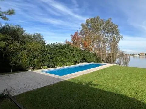 VENTA. San Sebastián casa a la laguna central ! 