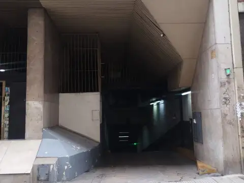 VENTA  COCHERA FIJA CUBIERTA (zona Tribunales)