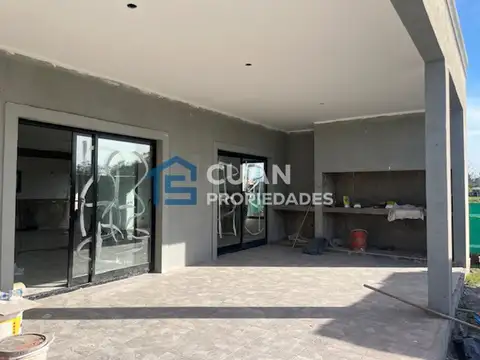 Casa en Venta en Pilar Del Este - Santa Sofia, USD 190.000