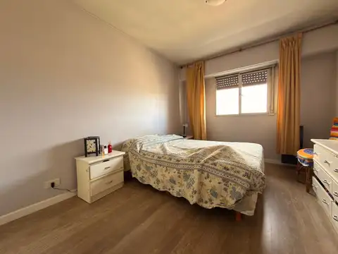 VENTA DE DEPARTAMENTO AL FRENTE ONELLI 4 AMBIENTES